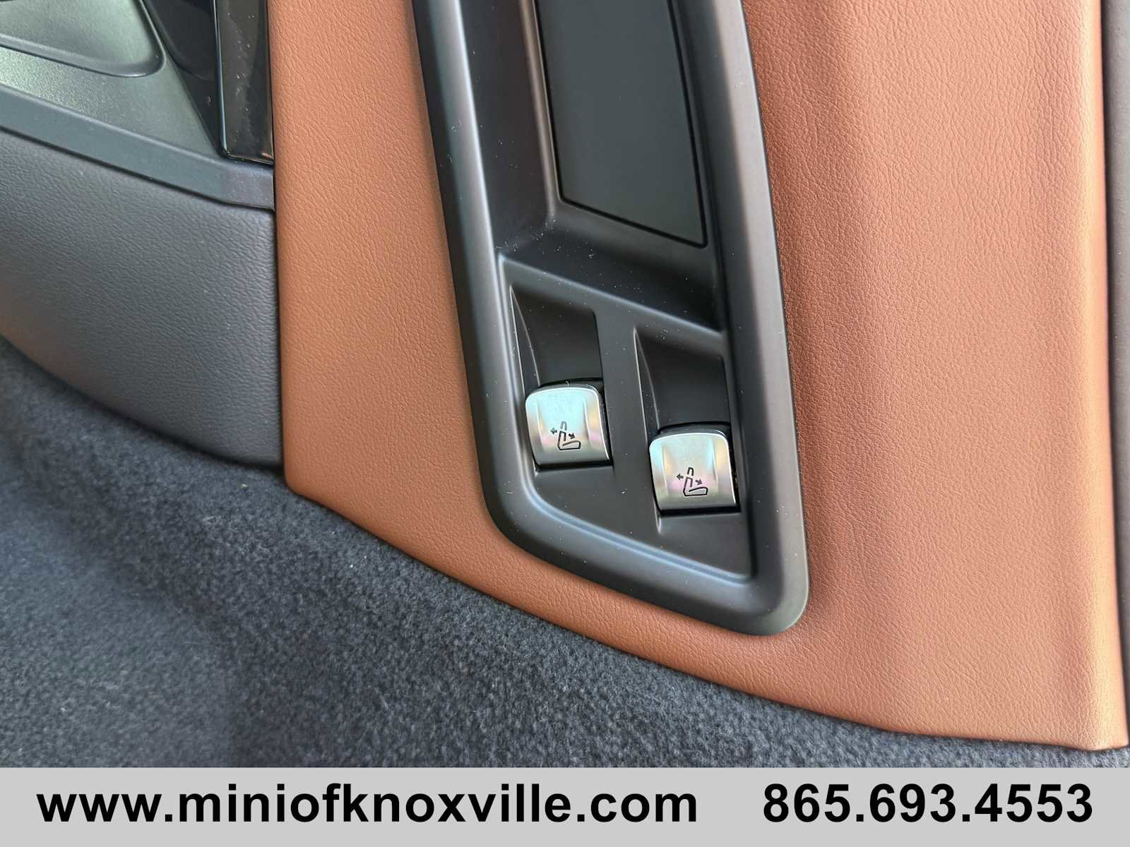 Used 2023 BMW X7 xDrive40i w/ Executive Package image 34