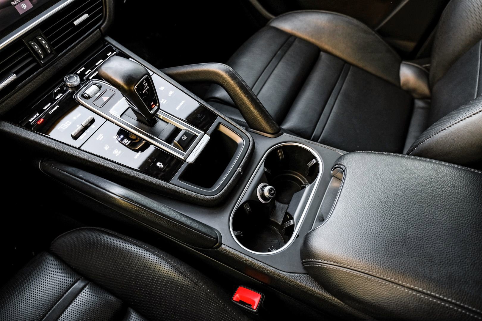 Used 2020 Porsche Cayenne image 23