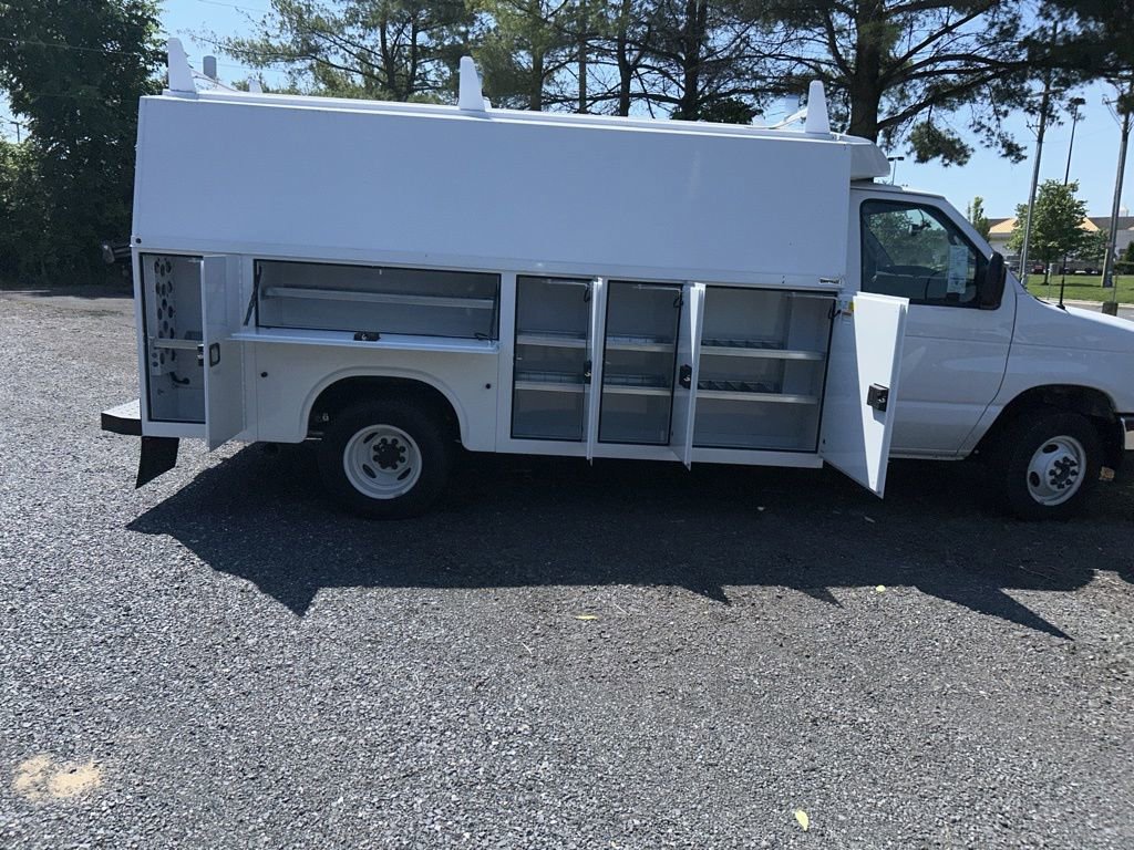 New 2024 Ford E-450 and Econoline 450 Super Duty w/ Power Windows & Locks Group image 6