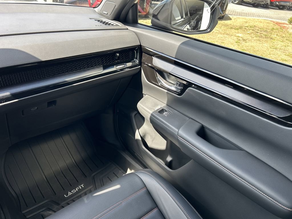 Used 2025 Honda CR-V Sport Touring image 17