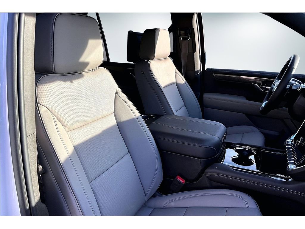 New 2026 GMC Yukon XL Elevation w/ Elevation Premium Package image 11