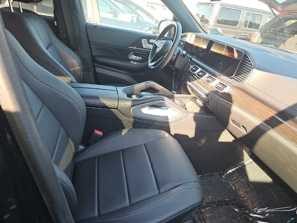 Used 2024 Mercedes-Benz GLS 450 4MATIC image 14