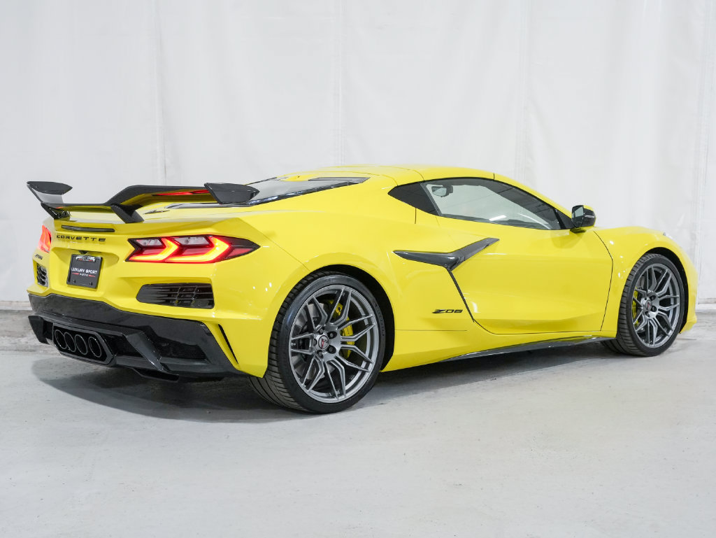 Used 2023 Chevrolet Corvette Z06 RWD image 6
