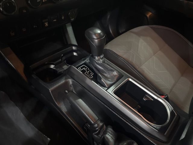 Used 2021 Toyota Tacoma TRD Sport w/ Technology Package image 16