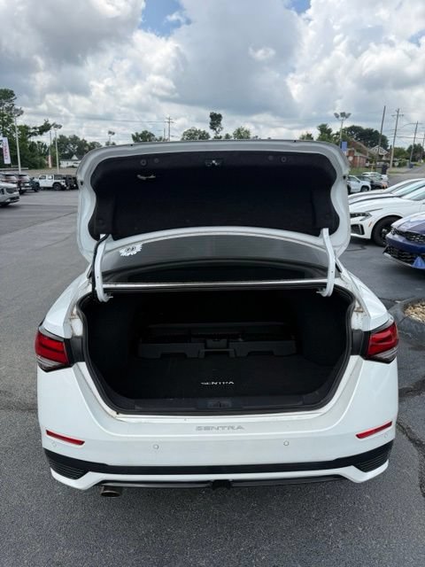 Used 2025 Nissan Sentra SR w/ SR Premium Package FWD image 7