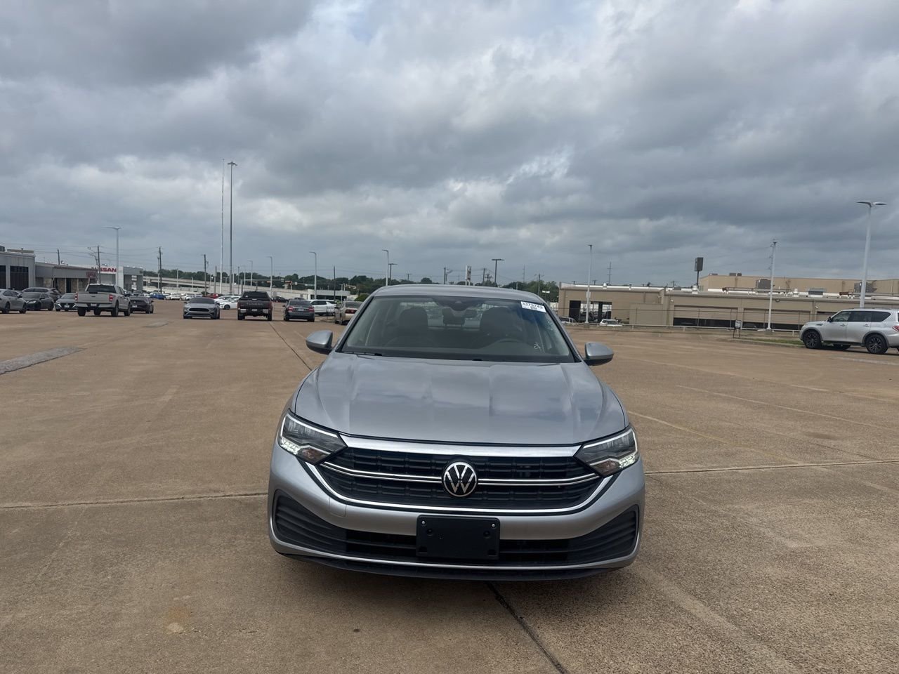 Used 2024 Volkswagen Jetta SE image 4