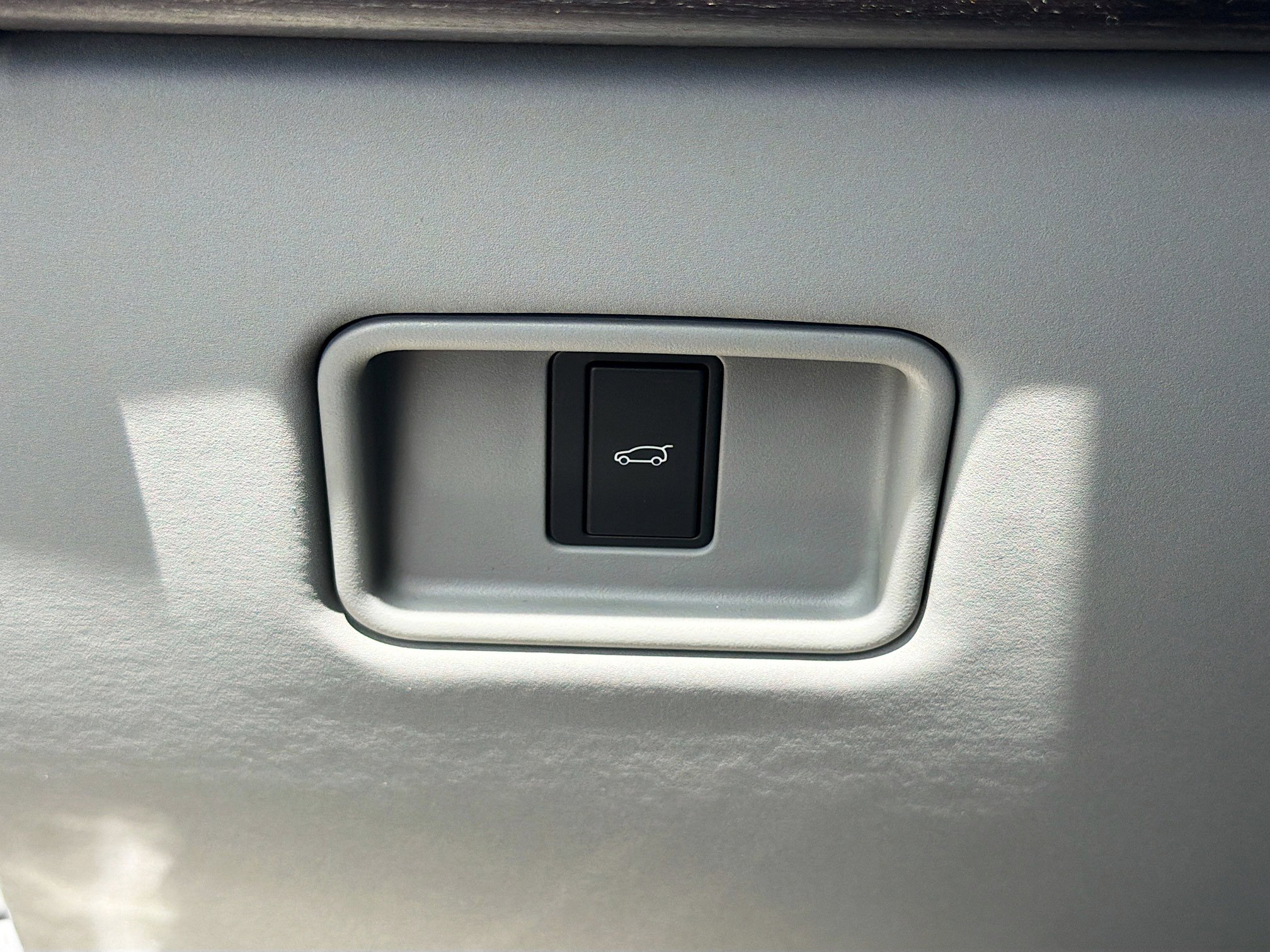 New 2026 Land Rover Range Rover SV image 37