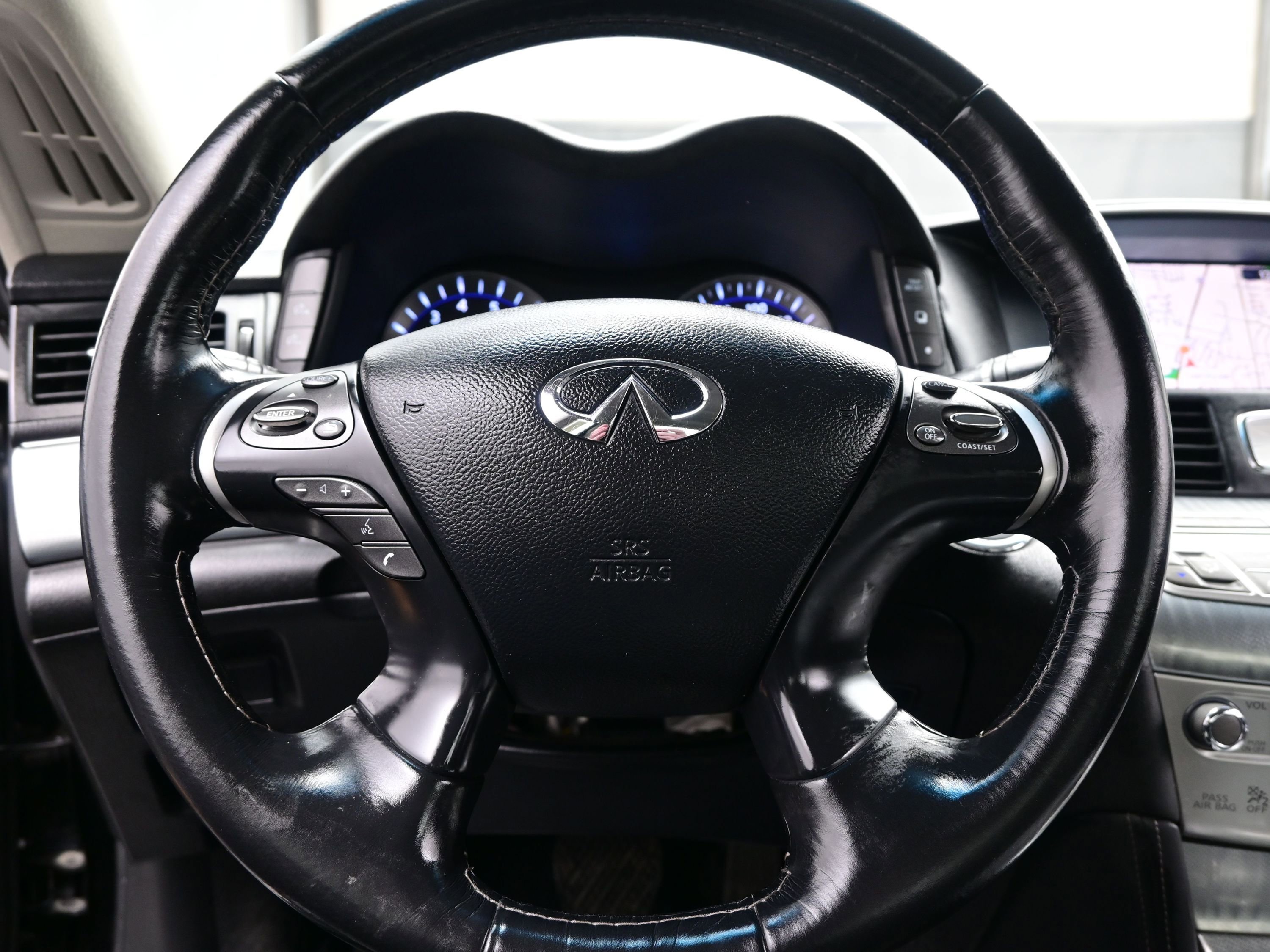 Used 2018 INFINITI Q70 Luxe image 26