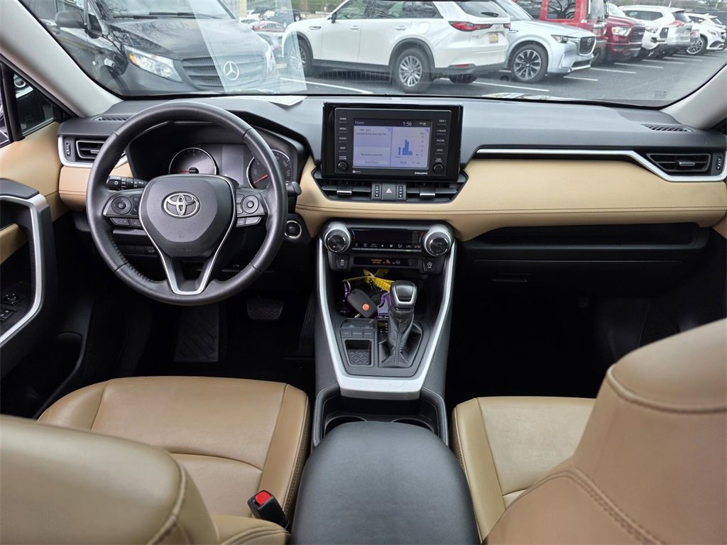Used 2020 Toyota RAV4 XLE Premium image 26