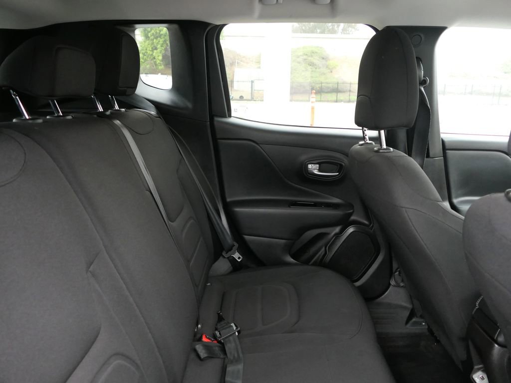 Used 2022 Jeep Renegade Latitude image 28