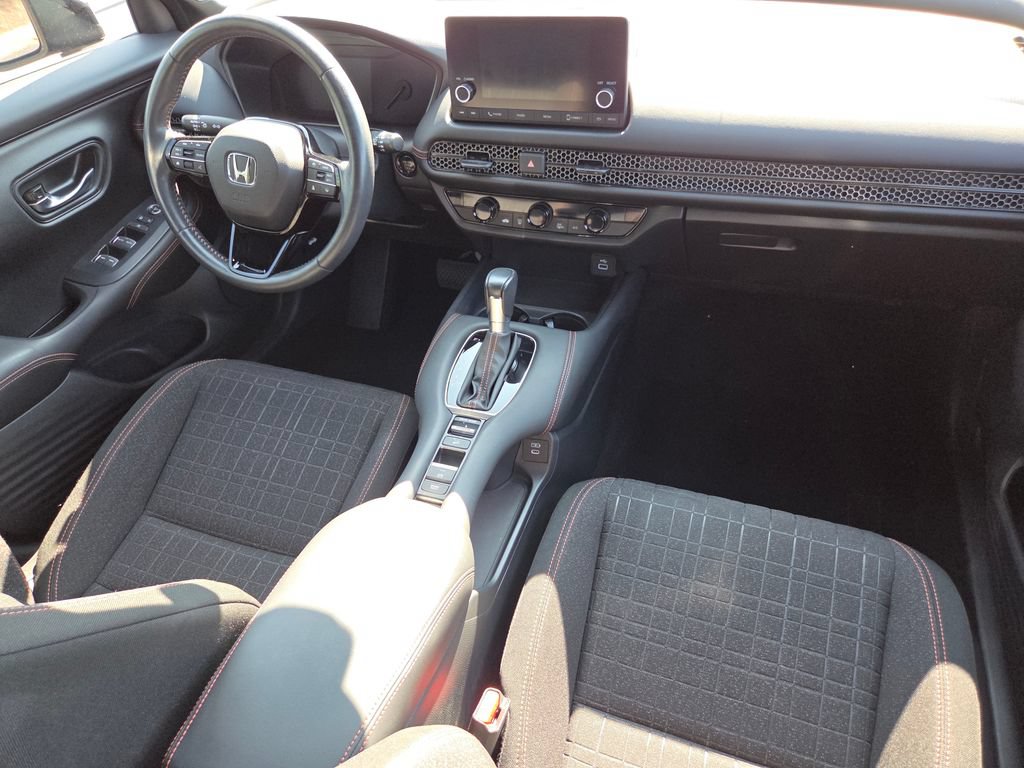 Certified 2025 Honda HR-V Sport image 29