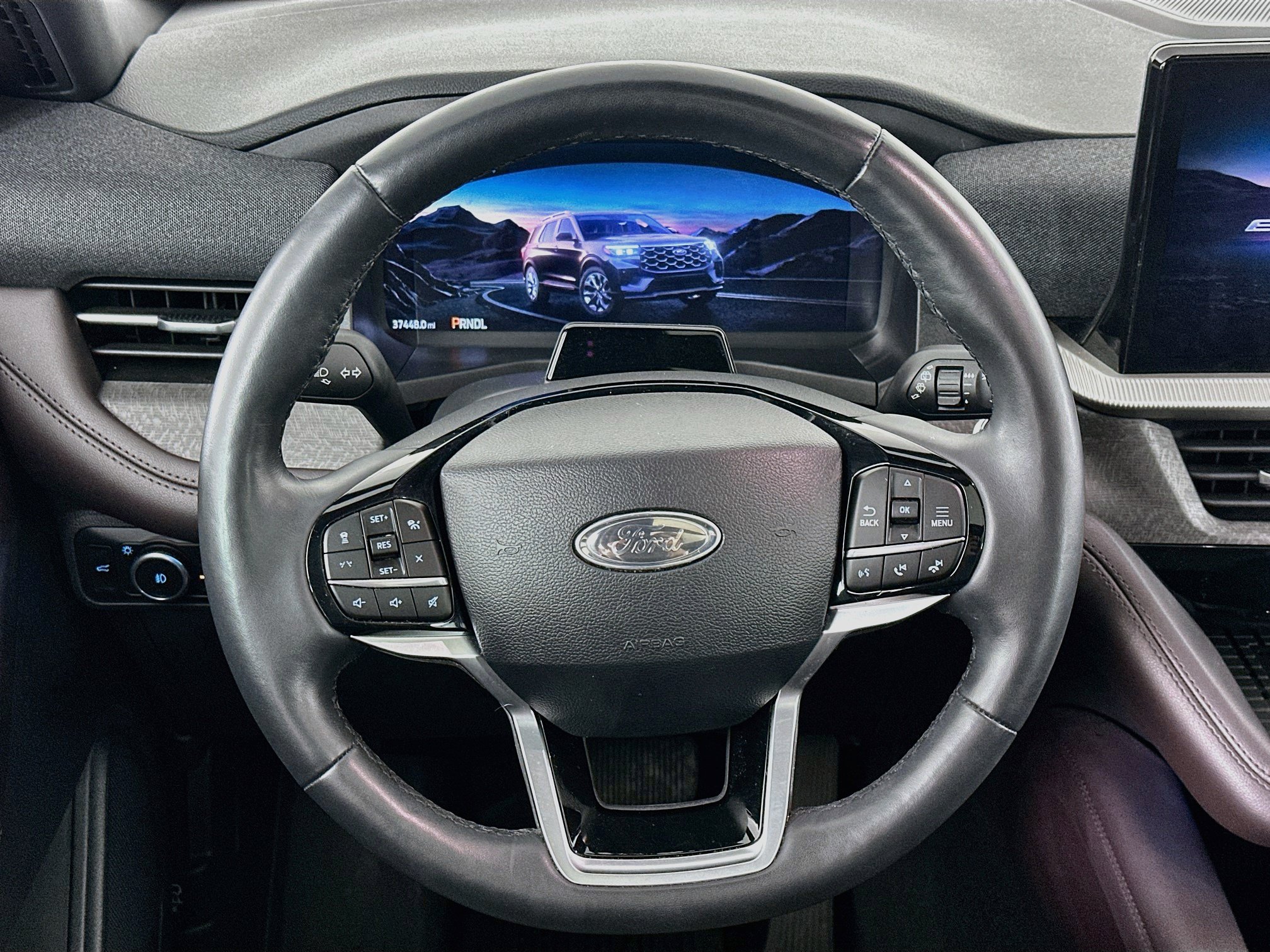 Used 2025 Ford Explorer Platinum w/ Ultimate Package AWD/4WD image 18