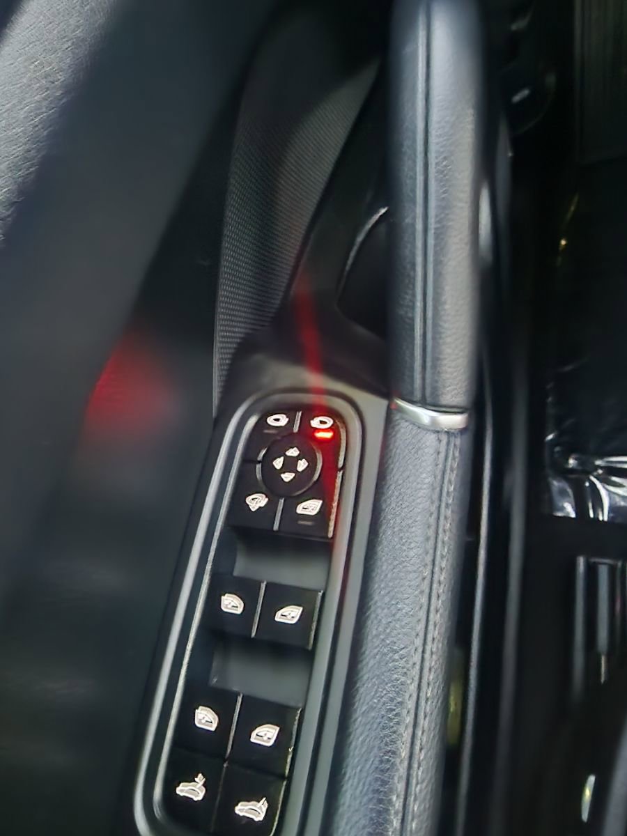 Used 2021 Porsche Cayenne image 28