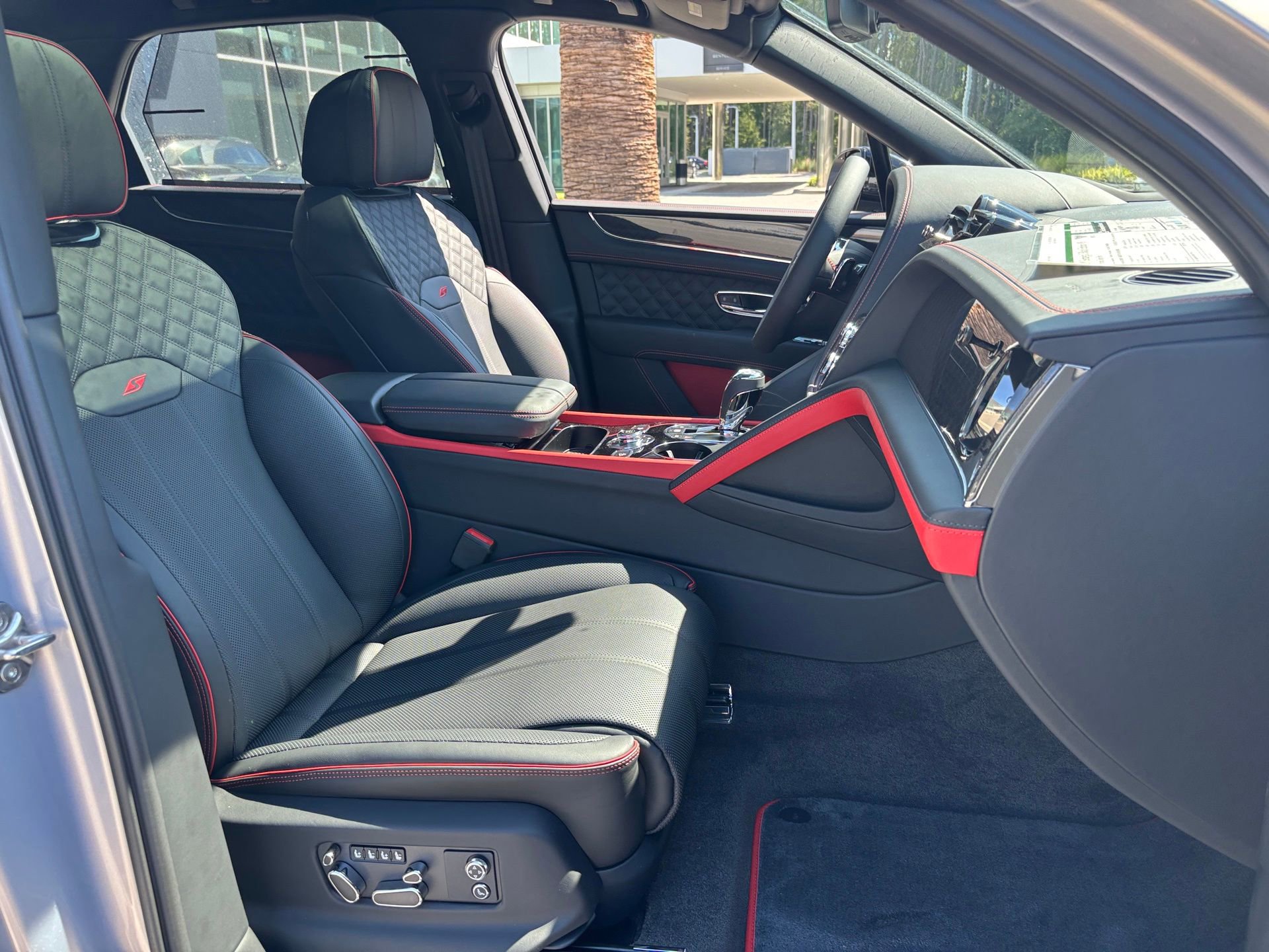 New 2025 Bentley Bentayga image 31