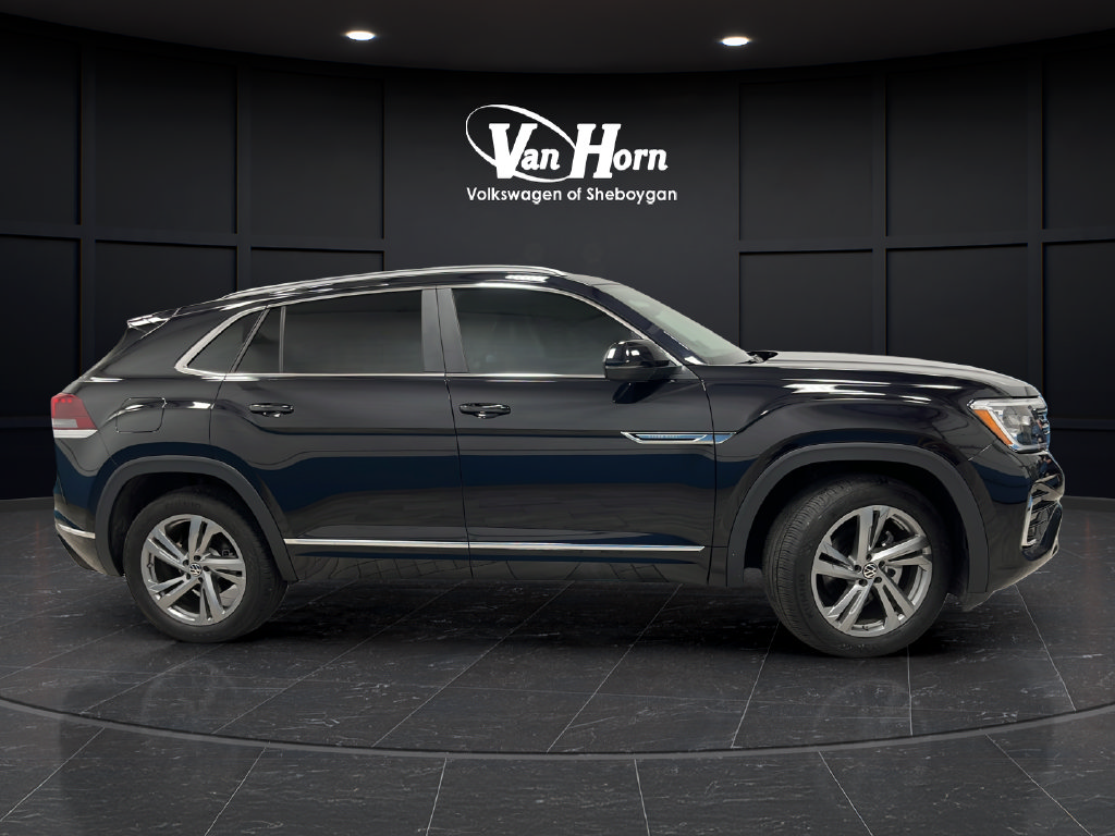 Used 2024 Volkswagen Atlas Cross Sport SEL R-Line AWD/4WD image 8