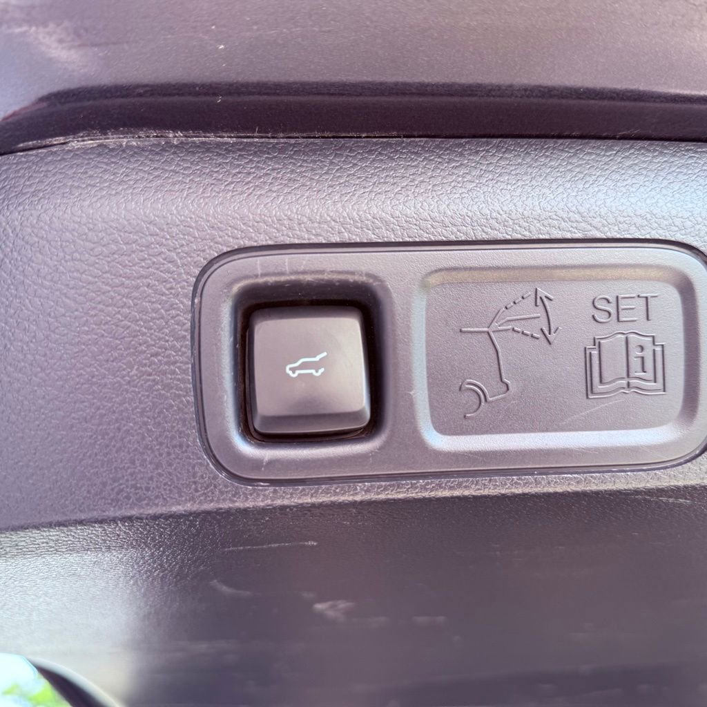 Used 2024 Ford Expedition Limited image 38