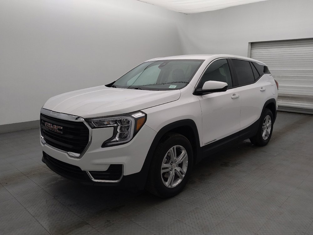 Used 2024 GMC Terrain SLE image 2