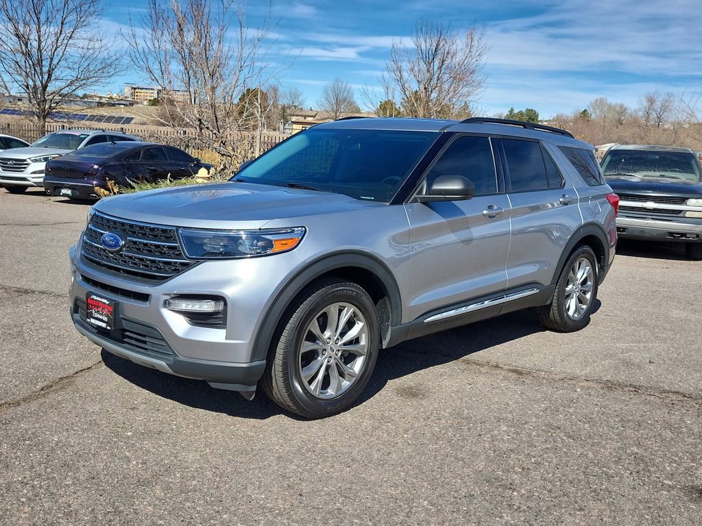 Used 2022 Ford Explorer XLT w/ Equipment Group 202A image 8