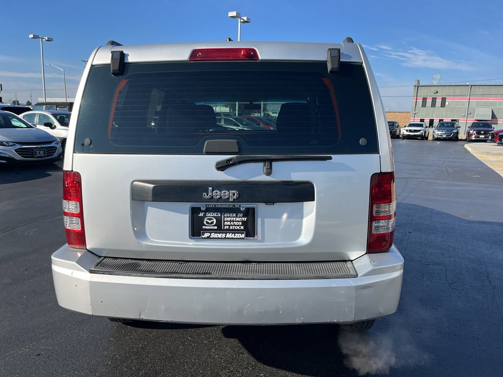 Used 2010 Jeep Liberty Sport image 8