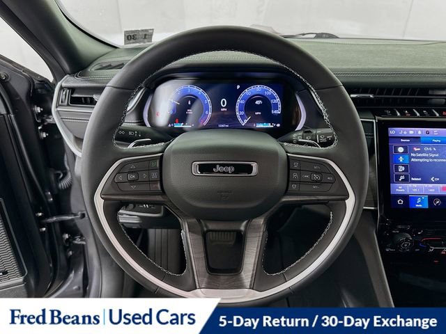 Used 2024 Jeep Grand Cherokee Limited w/ Black Appearance Package image 11