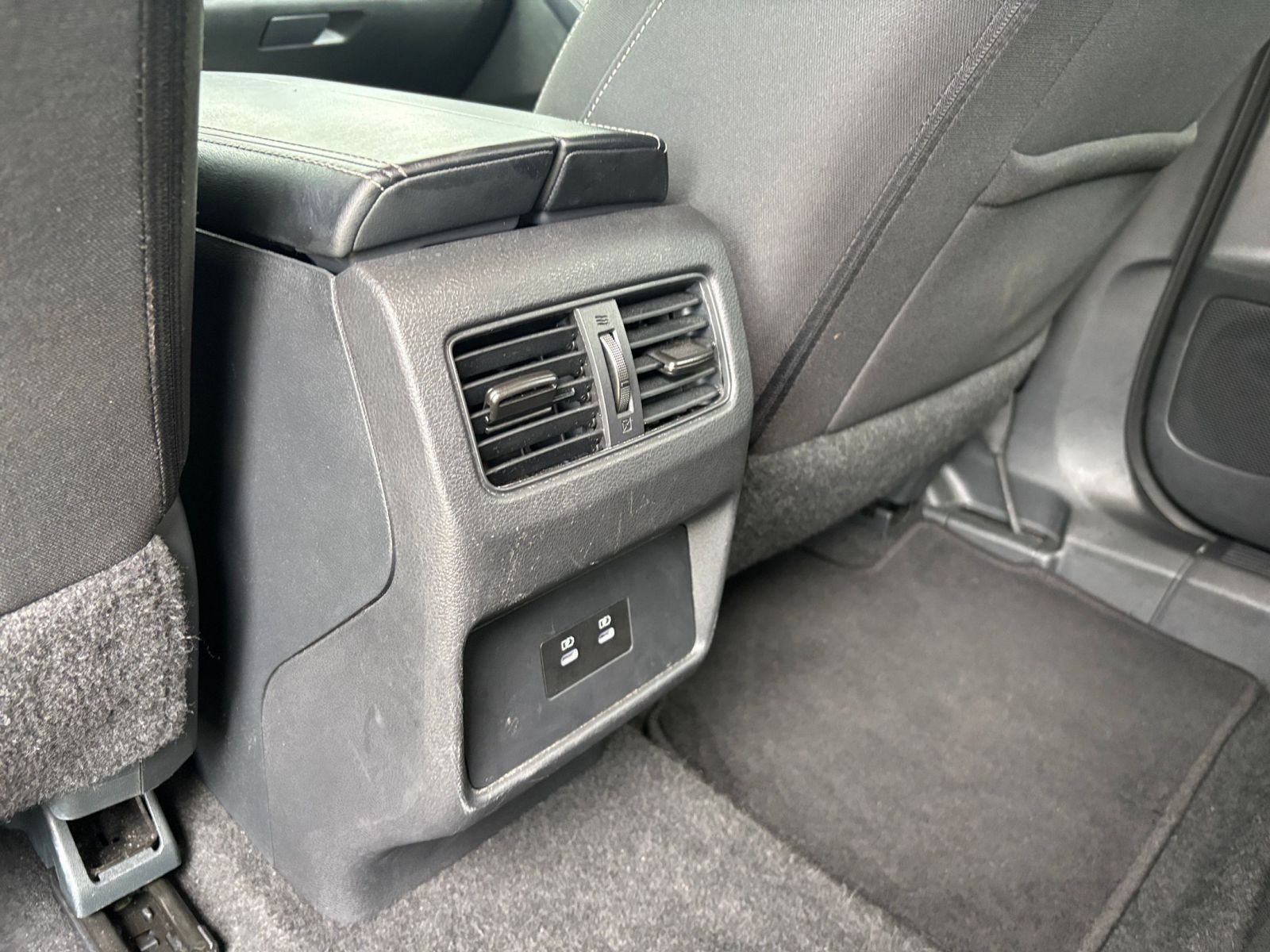 Used 2025 Nissan Rogue SV FWD image 24