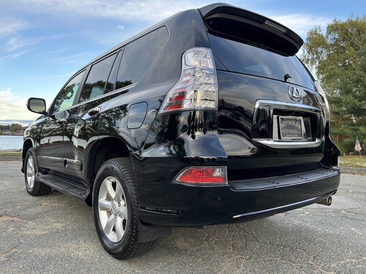 Used 2018 Lexus GX 460 image 4