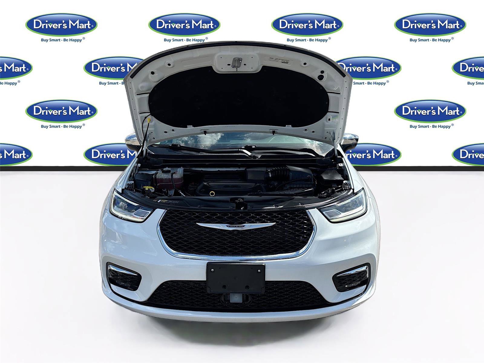 Used 2023 Chrysler Pacifica Limited image 35