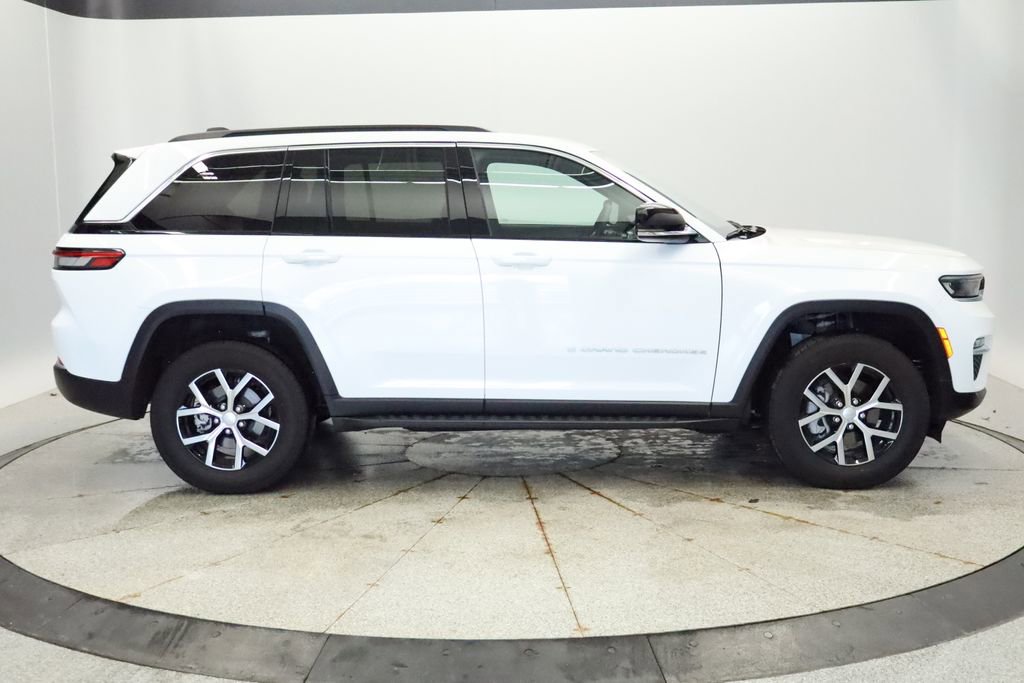 Used 2025 Jeep Grand Cherokee Limited w/ Trailer Tow Package image 8
