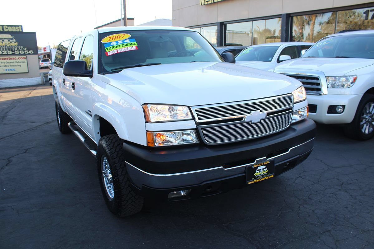 Used 2007 Chevrolet Silverado 2500 LT w/ Heavy-Duty Power Package AWD/4WD image 8
