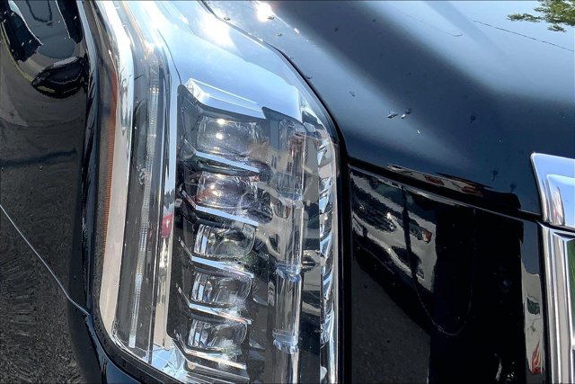 Used 2017 Cadillac Escalade ESV Luxury AWD/4WD image 28