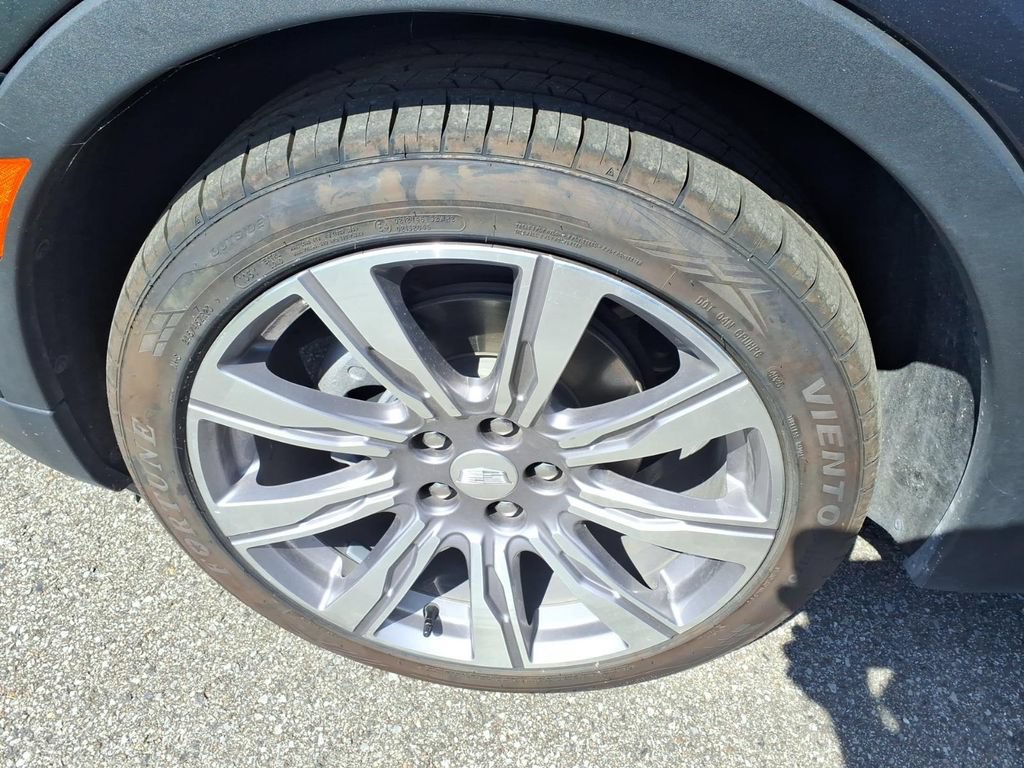 Used 2021 Cadillac XT4 Premium Luxury FWD image 5