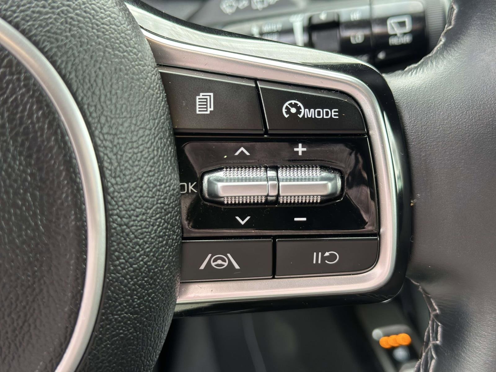 Used 2022 Kia Sorento S image 14