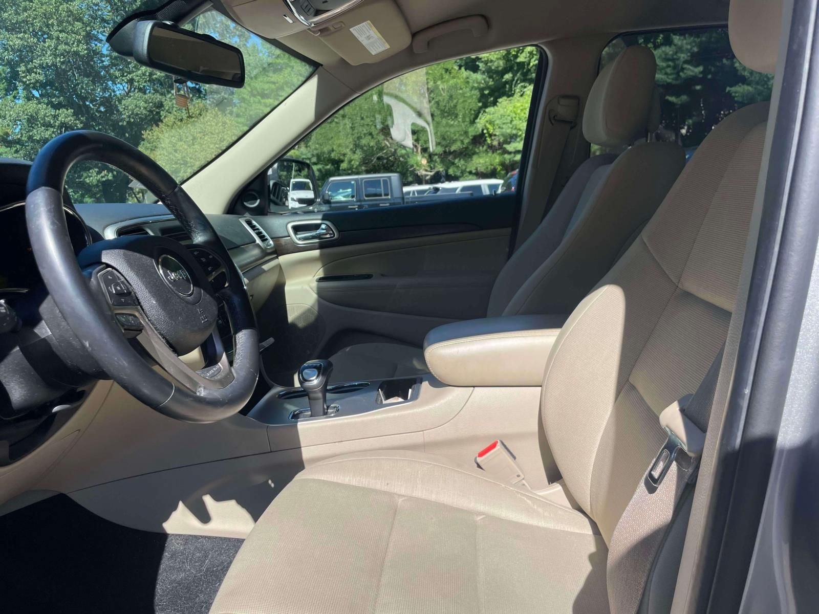 Used 2014 Jeep Grand Cherokee Laredo w/ Quick Order Package 23E AWD/4WD image 17