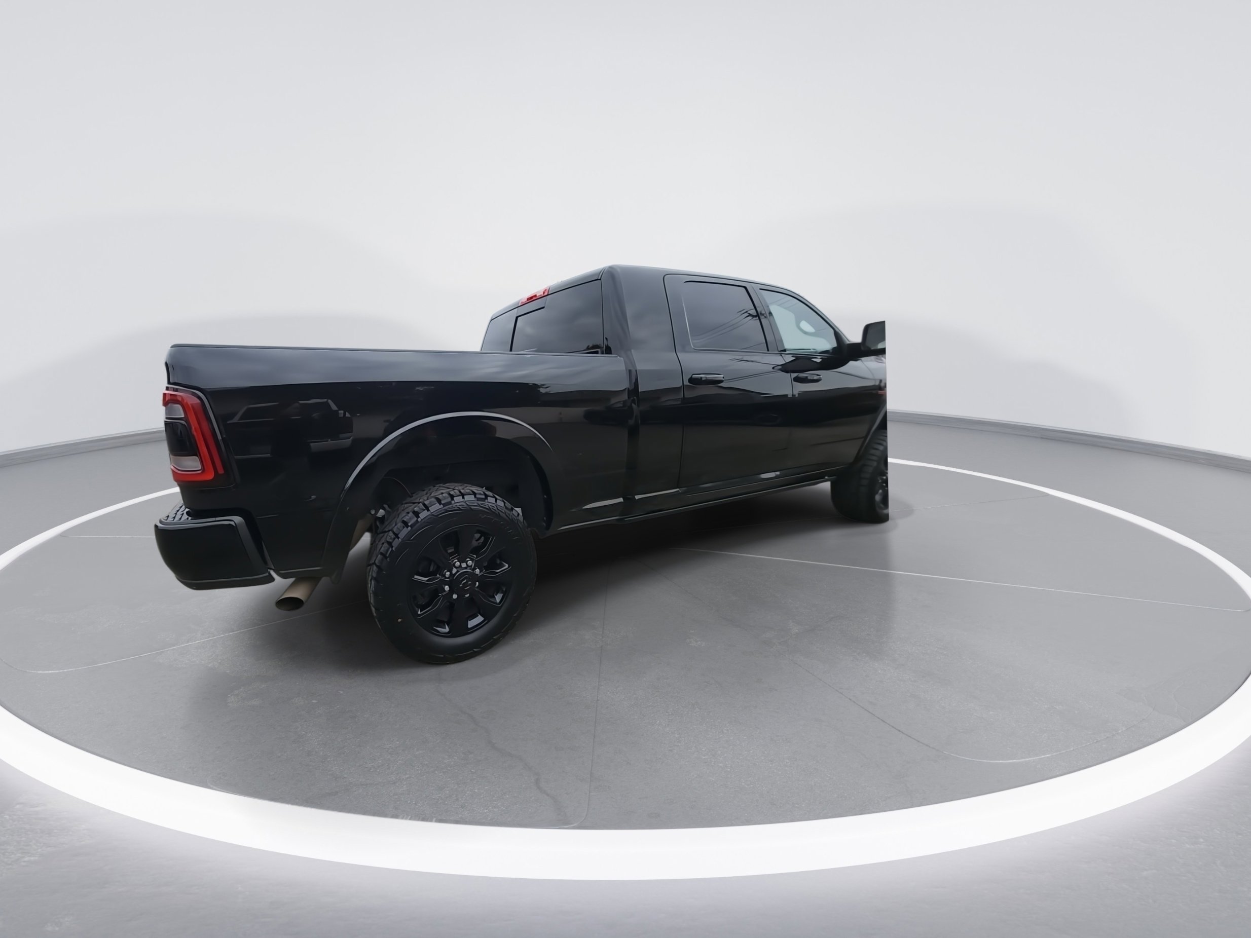Certified 2022 RAM 2500 Limited w/ Night Edition image 8