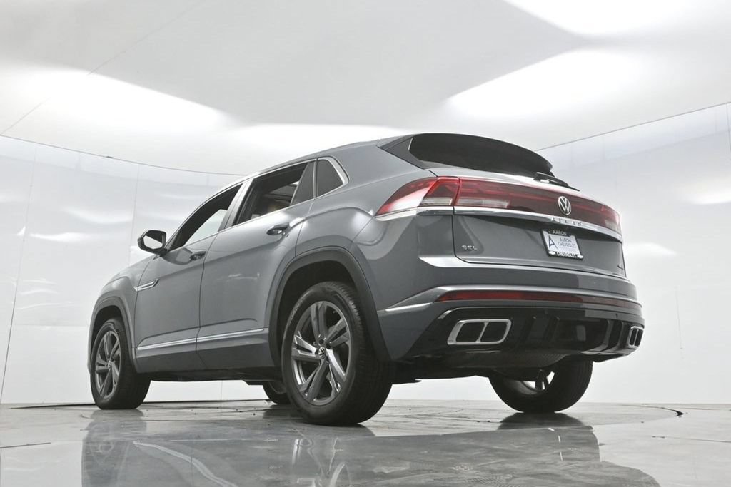Used 2024 Volkswagen Atlas Cross Sport SEL R-Line AWD/4WD image 72