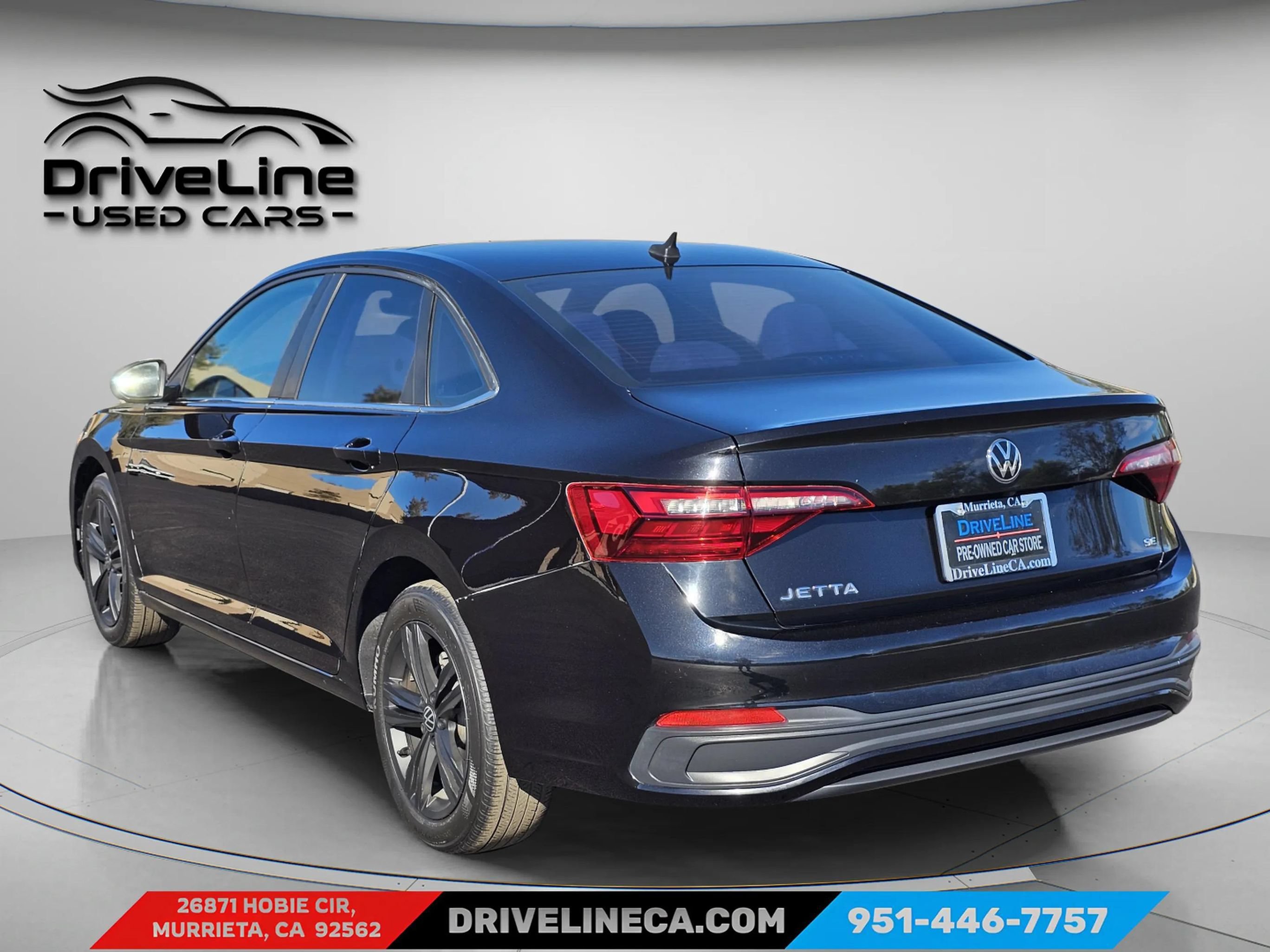 Used 2022 Volkswagen Jetta SE w/ Panoramic Sunroof Package FWD image 8