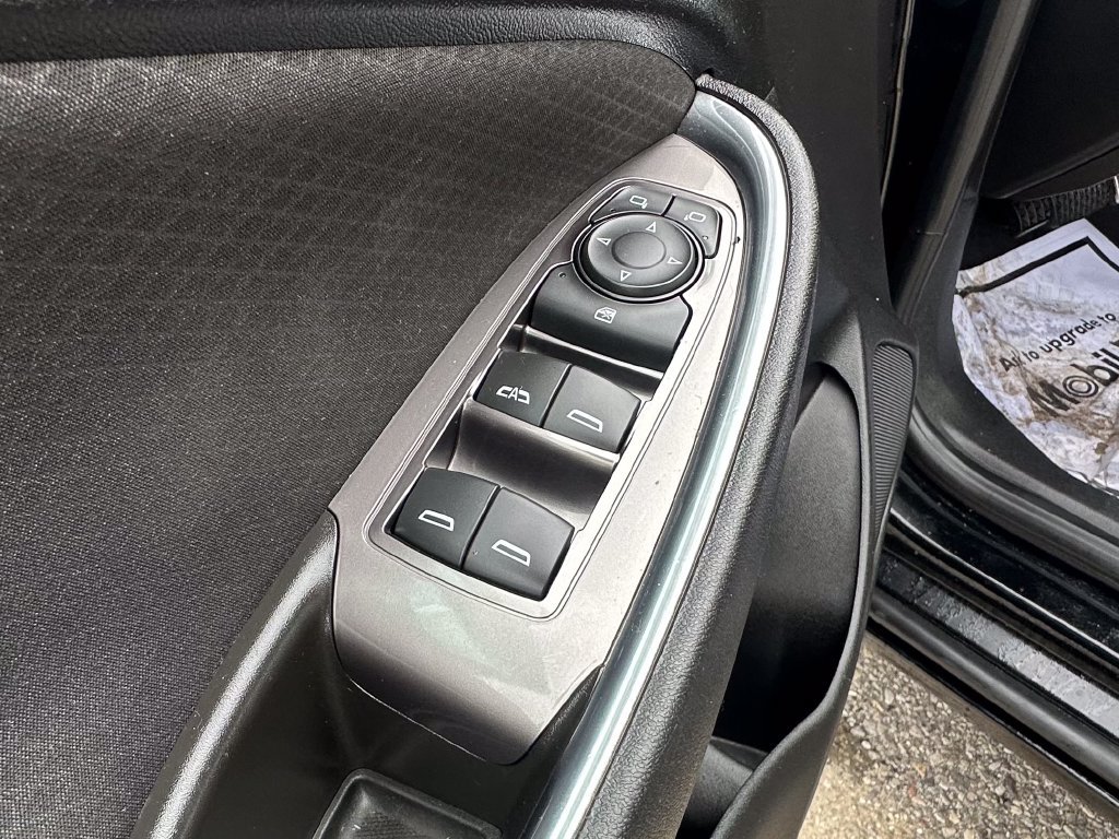 Used 2017 Chevrolet Malibu LT FWD image 11
