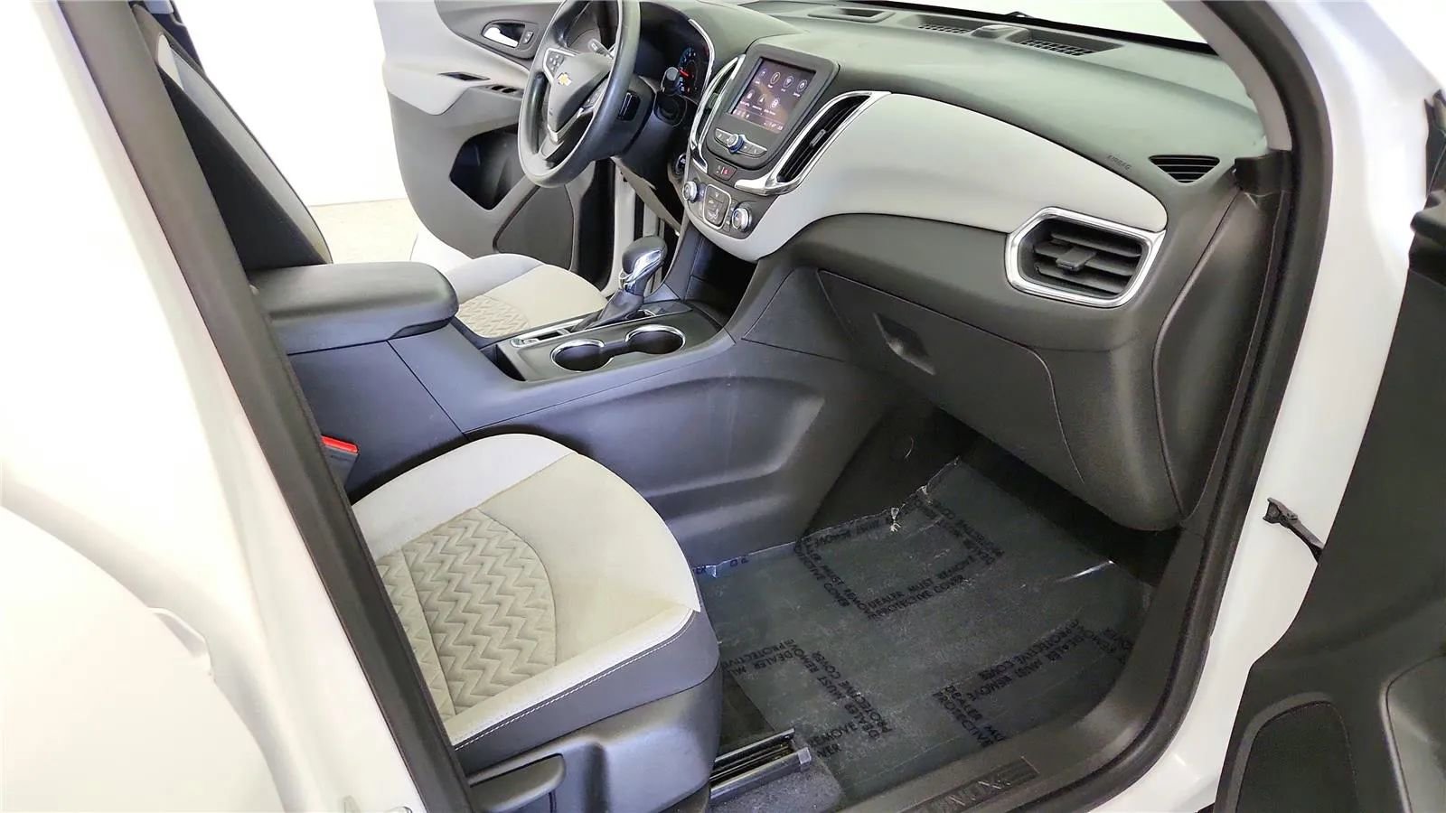 Used 2024 Chevrolet Equinox LS FWD image 34