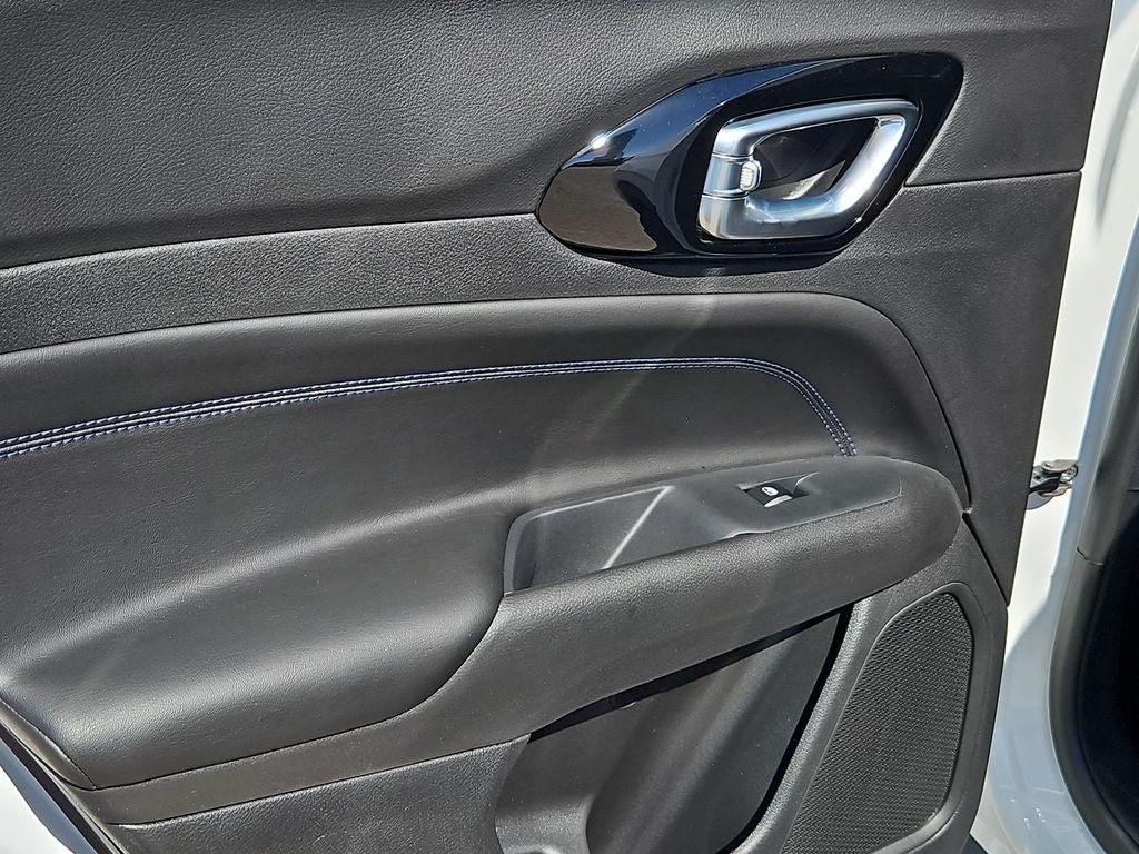 New 2026 Jeep Compass Latitude AWD/4WD image 17