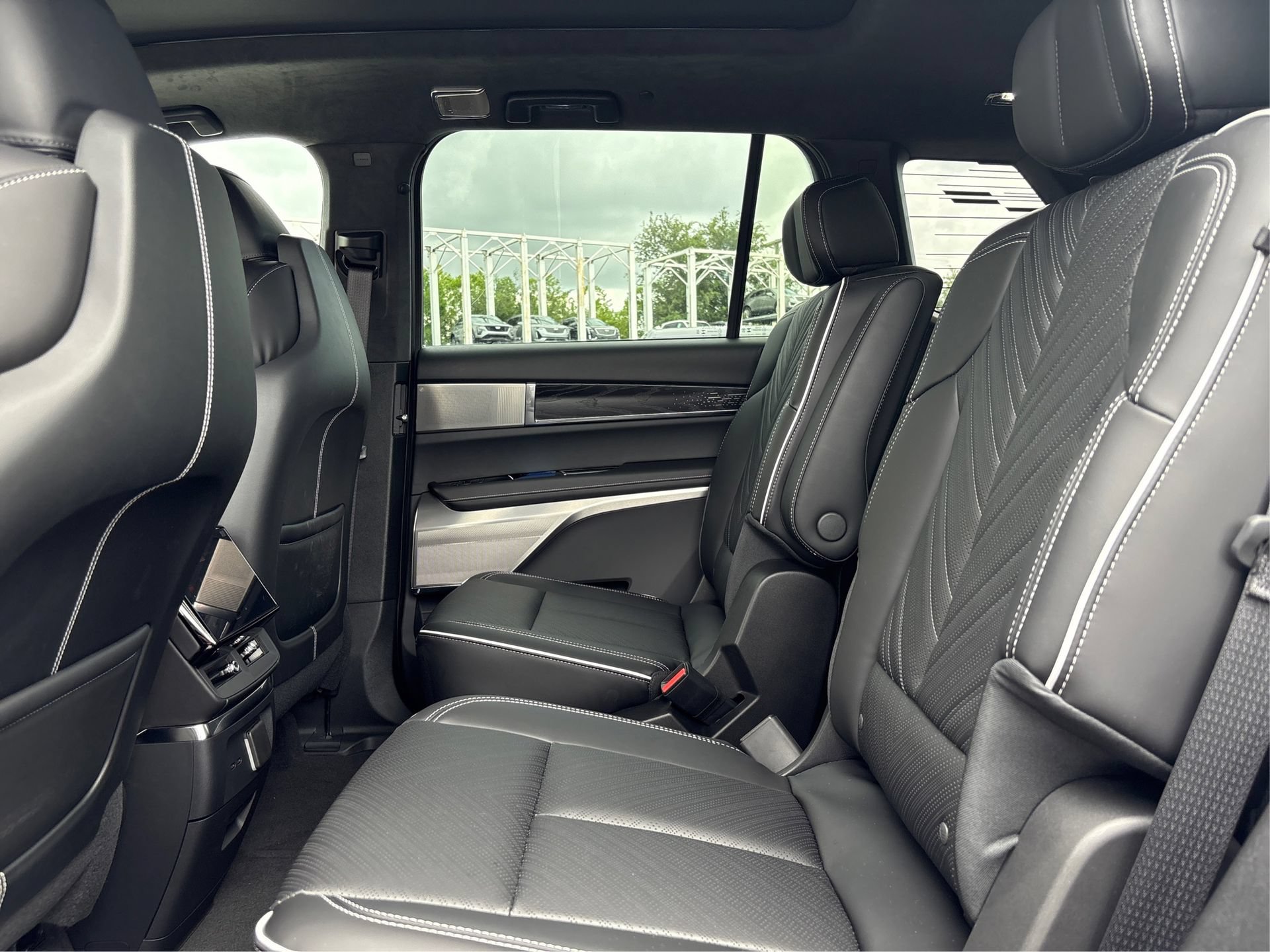 New 2026 Cadillac Vistiq Premium Luxury AWD/4WD image 10