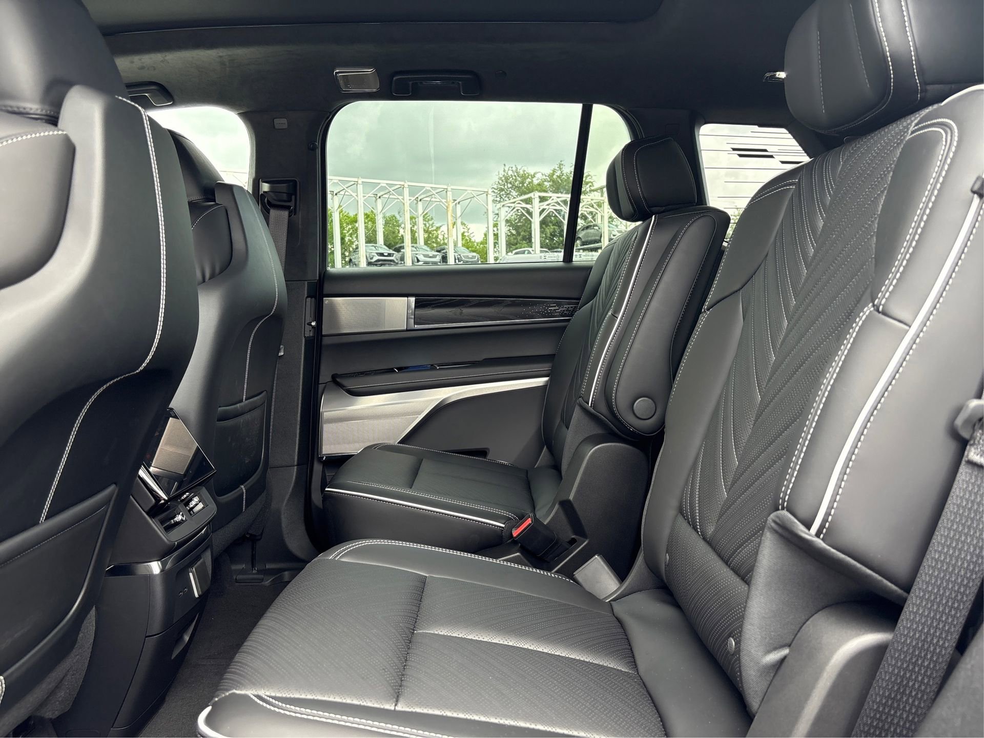 New 2026 Cadillac Vistiq Platinum image 10