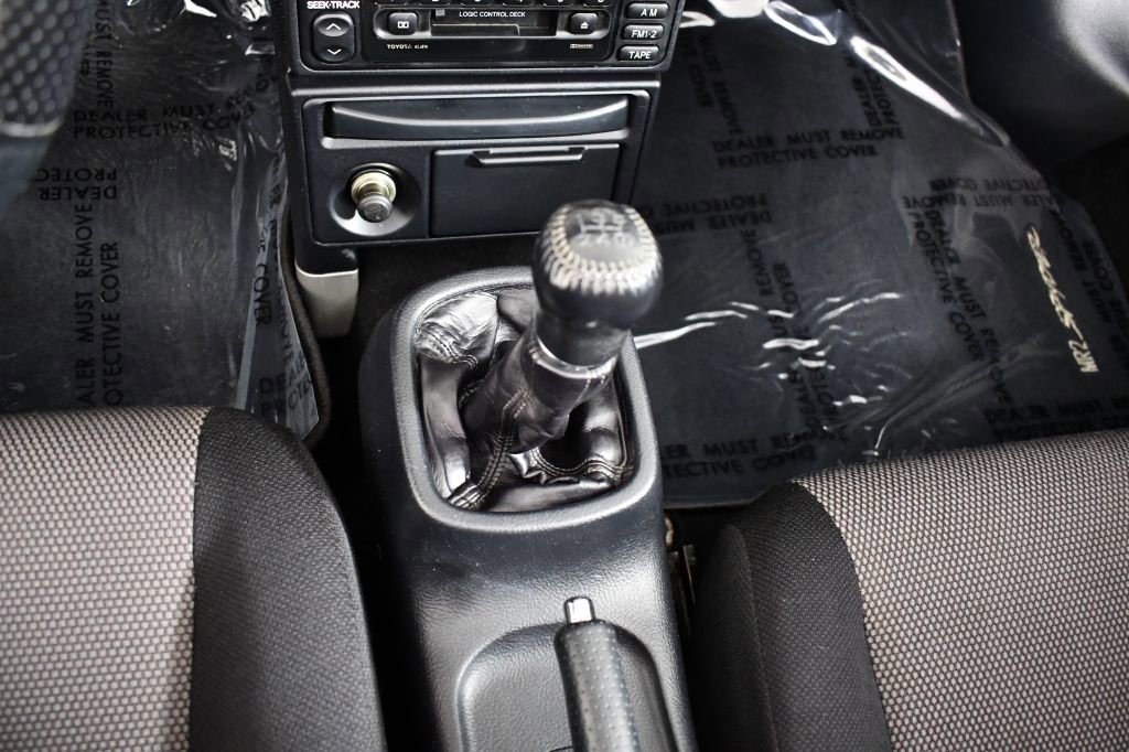 Used 2000 Toyota MR2 image 29