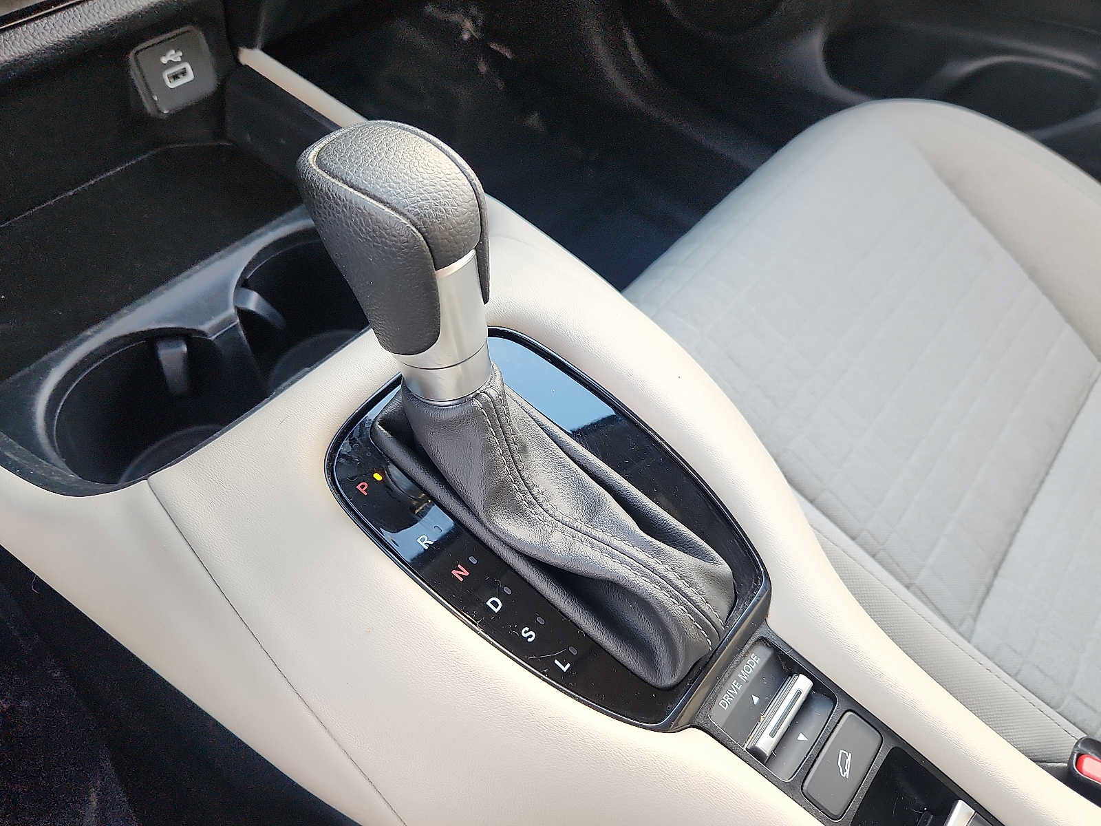 Certified 2024 Honda HR-V LX image 14