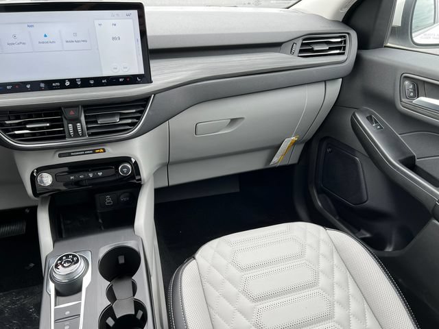 New 2024 Ford Escape SE w/ PHEV Premium Package FWD image 30