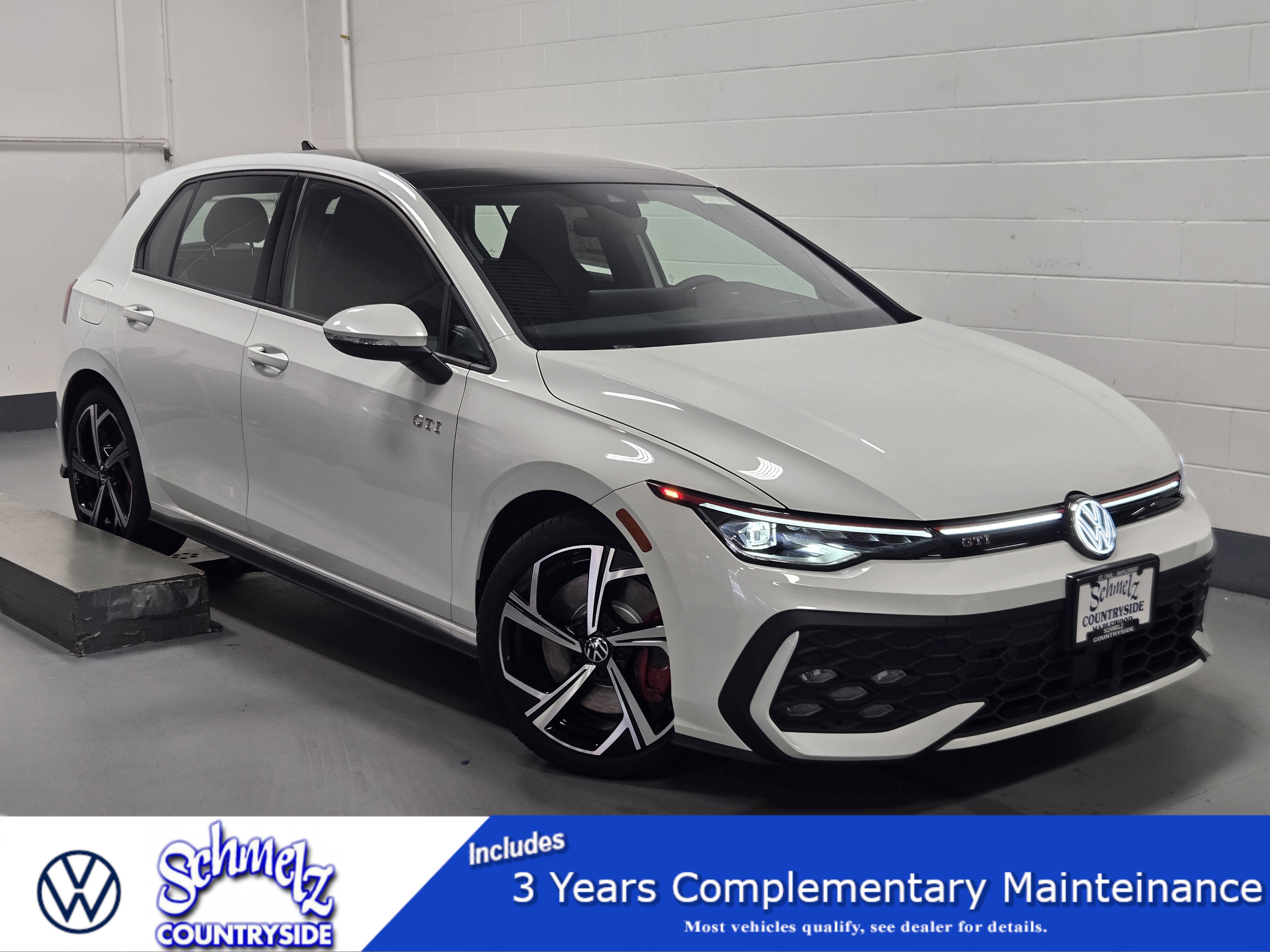 New 2025 Volkswagen GTI SE image 1