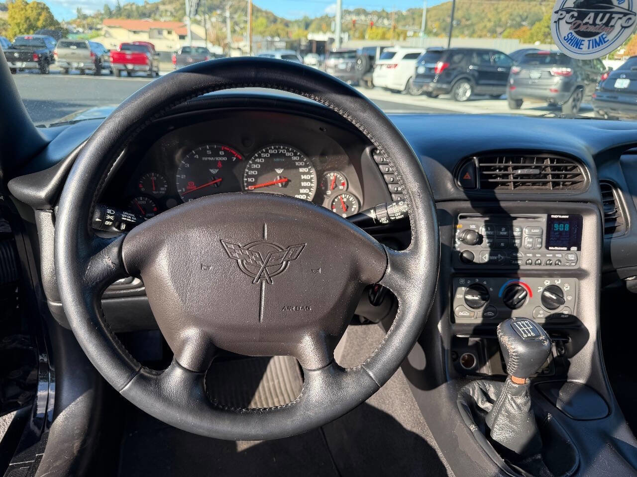 Used 2000 Chevrolet Corvette Convertible image 11