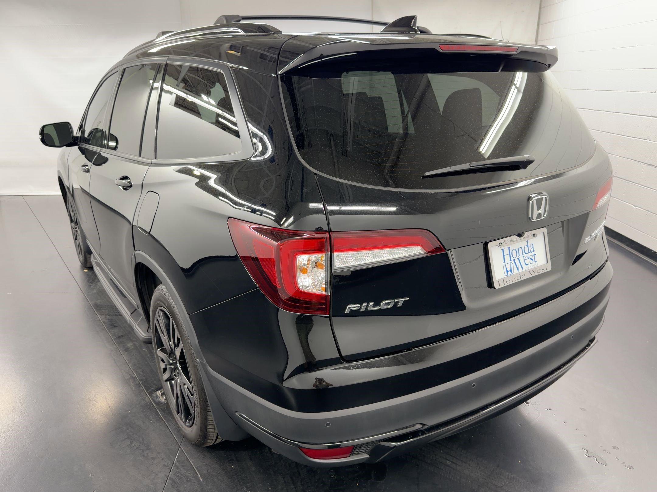 Certified 2022 Honda Pilot Black Edition image 3