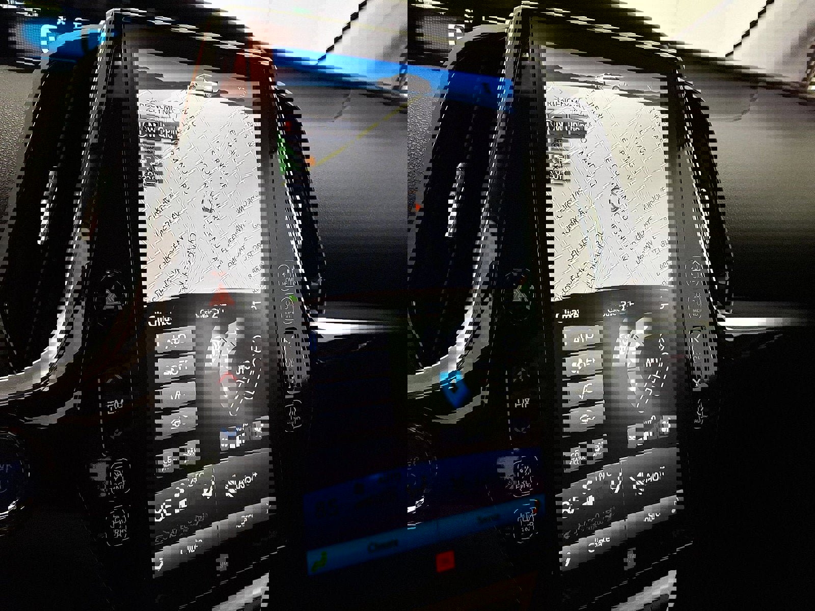 Used 2018 Toyota Prius Prime Advanced image 14