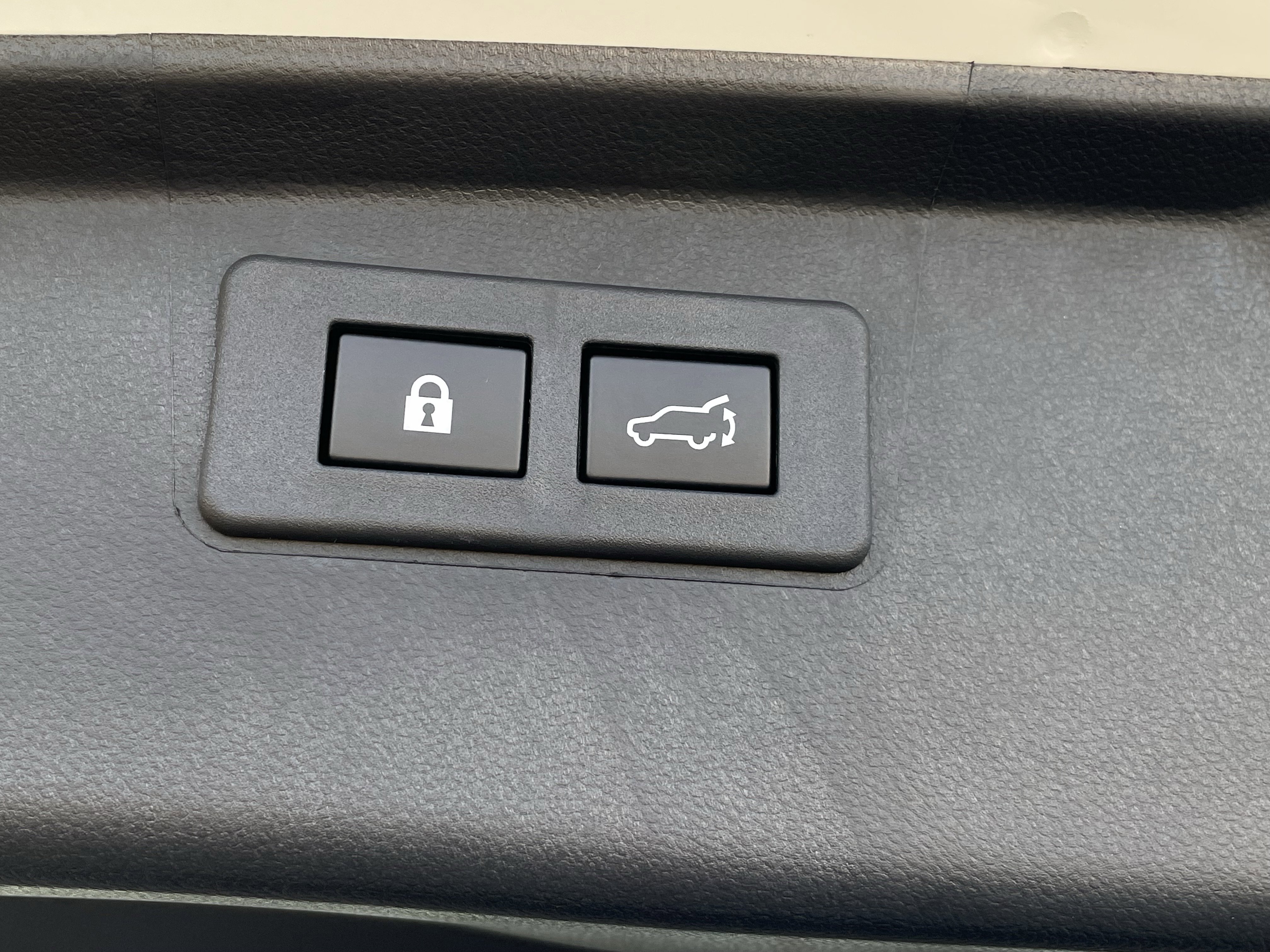 New 2025 Subaru Outback Touring XT image 8