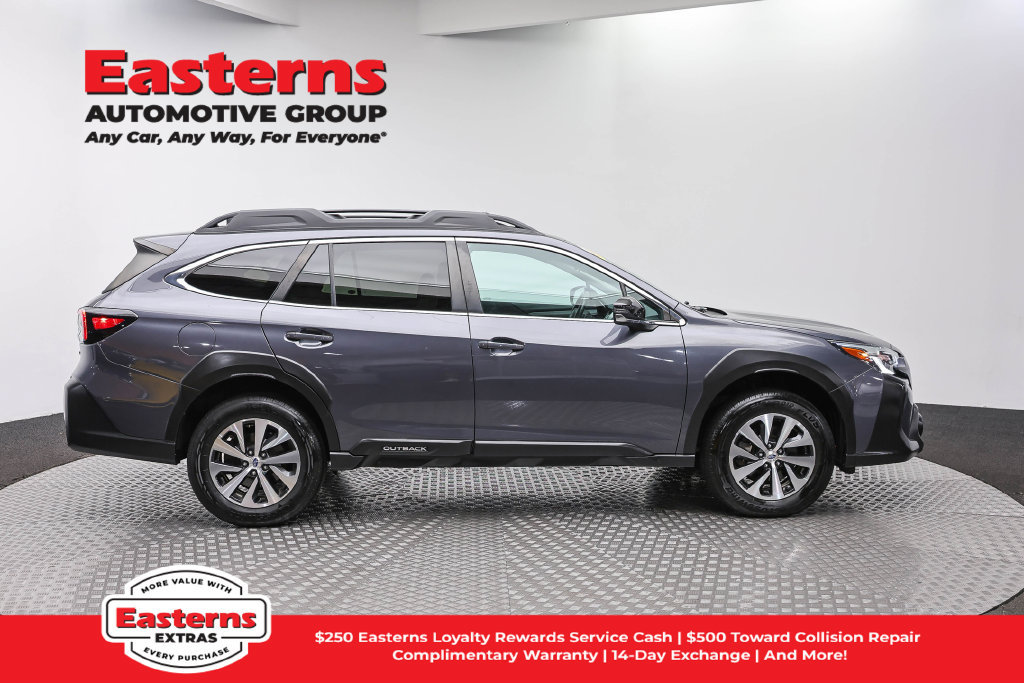 Used 2023 Subaru Outback Premium AWD/4WD image 5